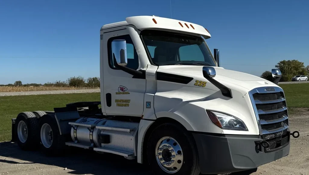 2021 Freightliner Cascadia 126