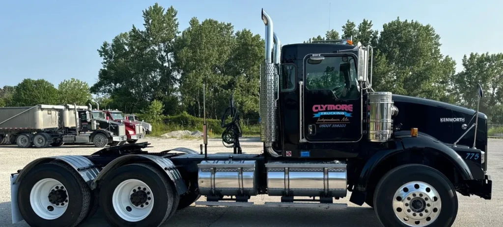 2003 Kenworth T800 Black