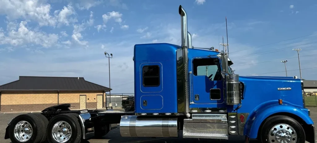 2022 Kenworth W900