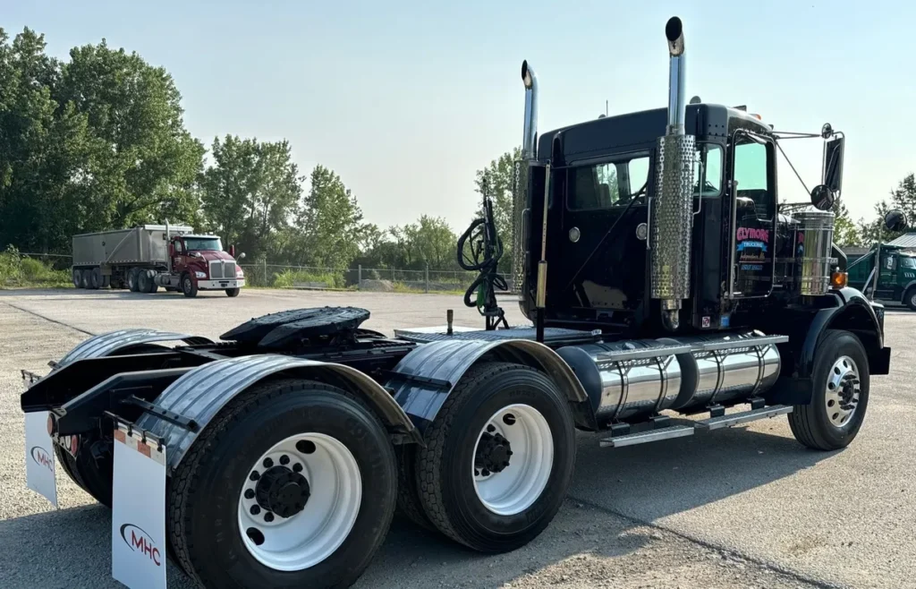 2003 Kenworth T800 Black