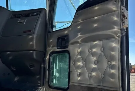 2005 Kenworth W900 Black