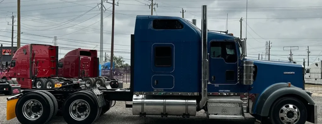 2005 Kenworth W900 Blue