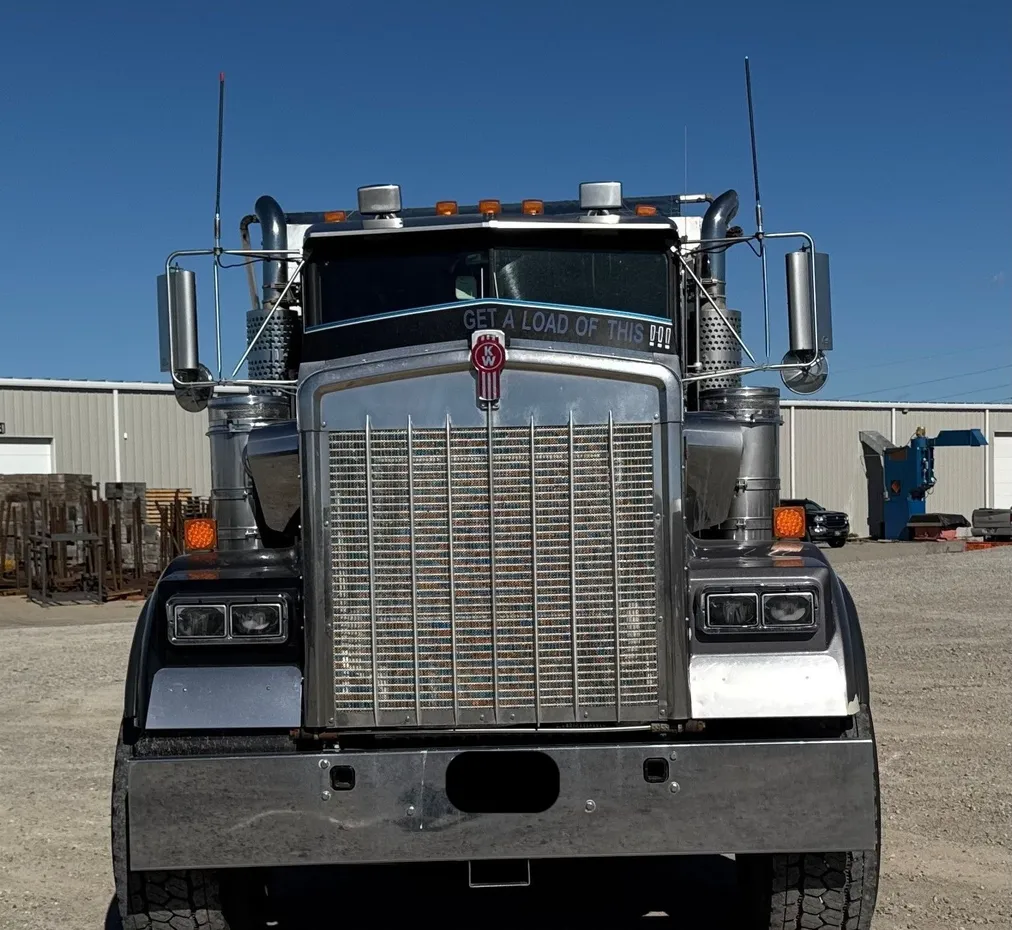 2005 Kenworth W900 Black