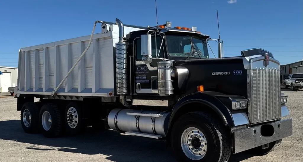 2005 Kenworth W900 Black